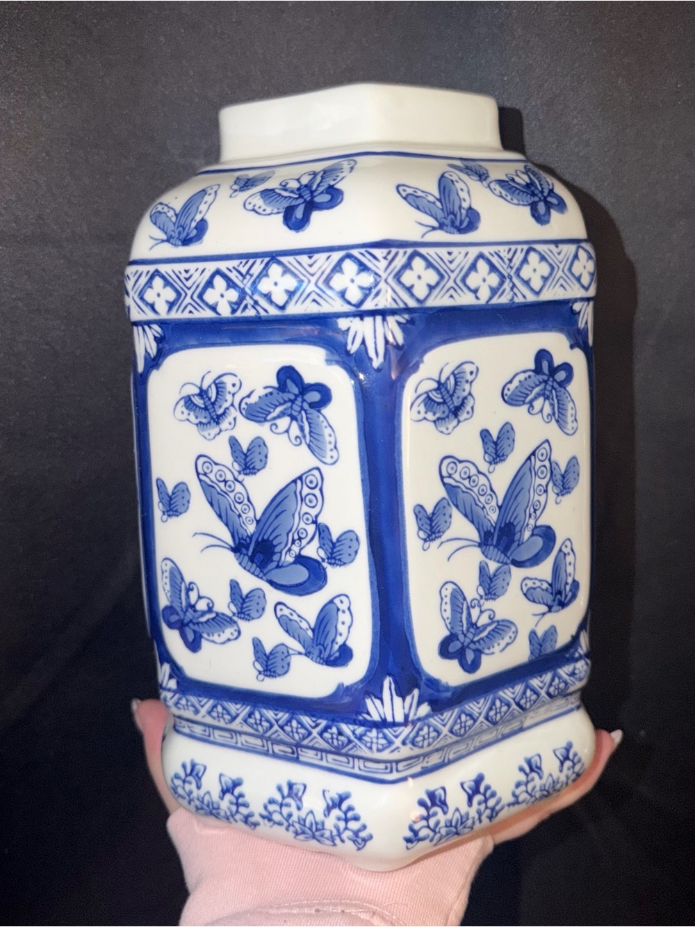 Vintage Chinese blue and white porcelain vase